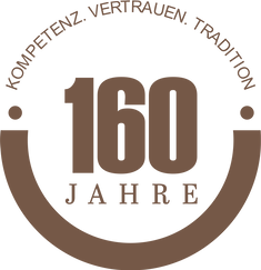 Juwelier-Wenthe-Uhren-Schmuck-Mannheim-160-Jahre-Siegel-Bronze Kreisförmiges Logo mit dem Text "KOMPETENZ. VERTRAUEN. TRADITION." am oberen Rand und "160 JAHRE" in großen Zahlen und Buchstaben in der Mitte, die 160 Jahre Tradition, Kompetenz und Vertrauen feiern.