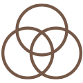 Colour Drei braune, ineinandergreifende Kreise bilden ein symmetrisches Muster auf transparentem Hintergrund, das an ein Venn-Diagramm, ein Diamanten-Motiv oder ein Triquetra-Muster erinnert.