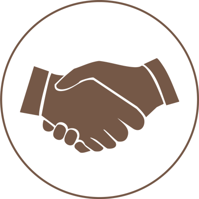 4. Angebotserstellung Ein einfaches braunes Symbol mit zwei sich schüttelnden Händen, die in einem Kreis eingeschlossen sind und Einigkeit oder Partnerschaft symbolisieren - perfekt zur Veranschaulichung von Begriffen wie Inzahlungsnahme.