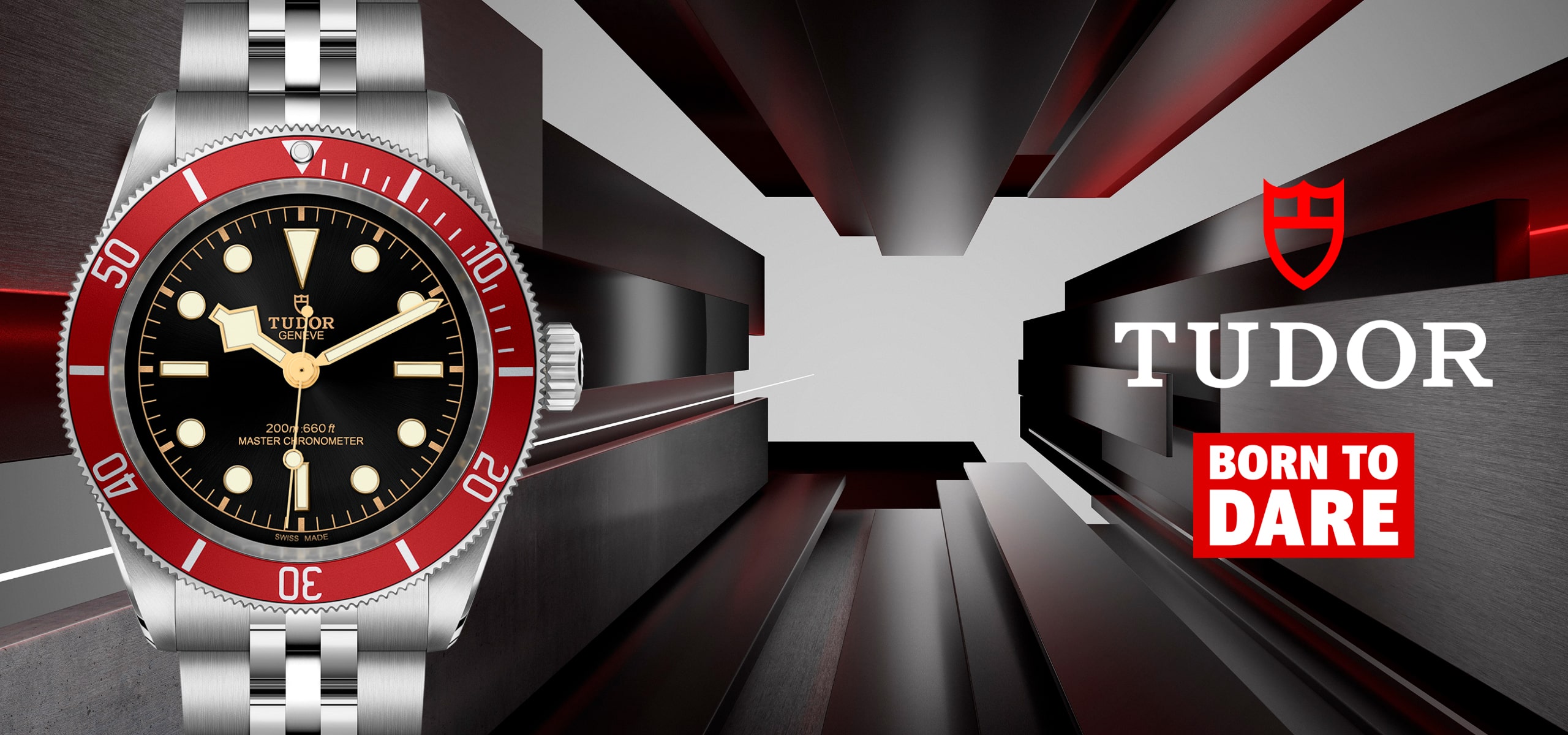 2025 © TUDOR Auf der linken Seite ist eine Tudor-Uhr mit roter Lünette und schwarzem Zifferblatt abgebildet, während auf der rechten Seite das ikonische Tudor-Logo und der Slogan "BORN TO DARE" auf einem futuristischen, metallischen Hintergrund zu sehen sind.