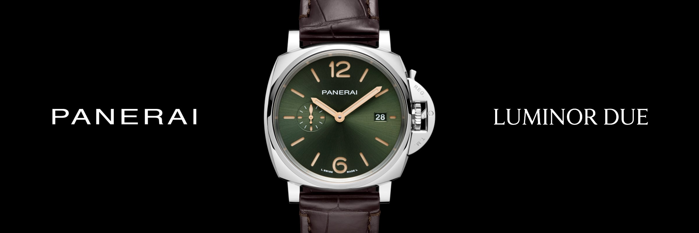 Die Panerai Luminor Due mit ihrem auffälligen grünen Zifferblatt, den goldenen Indexen, der Datumsanzeige und dem braunen Lederarmband wird von einem schwarzen Hintergrund mit den Schriftzügen "PANERAI" und "LUMINOR DUE" flankiert.