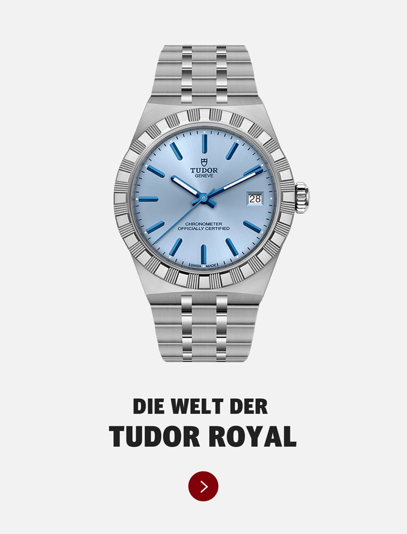 Eine silberne Tudor Royal Armbanduhr mit hellblauem Zifferblatt, Datumsanzeige und Edelstahlarmband ist über dem deutschen Text "DIE WELT DER TUDOR ROYAL" auf weißem Hintergrund abgebildet und unterstreicht die zeitlose Eleganz von Tudor.